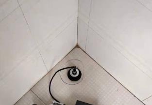苍梧卫生间漏水维修之 loft 夹层储藏室毗邻暗管渗水哪家好，推荐诚匠小爱修缮